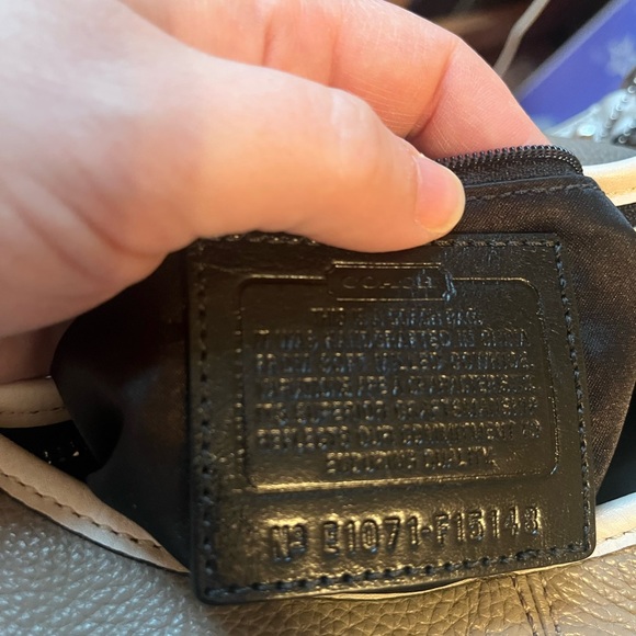 Grey/taupe leather coach bag - Picture 6 of 12